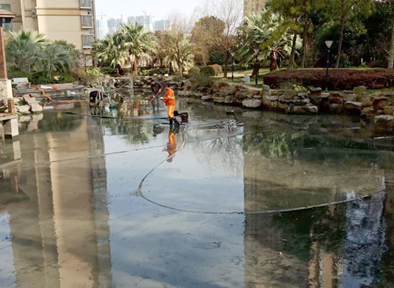 通川景观池淤泥清理
